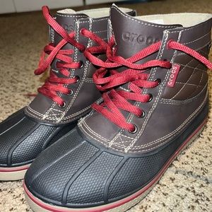 Crocs- unisex duck boots